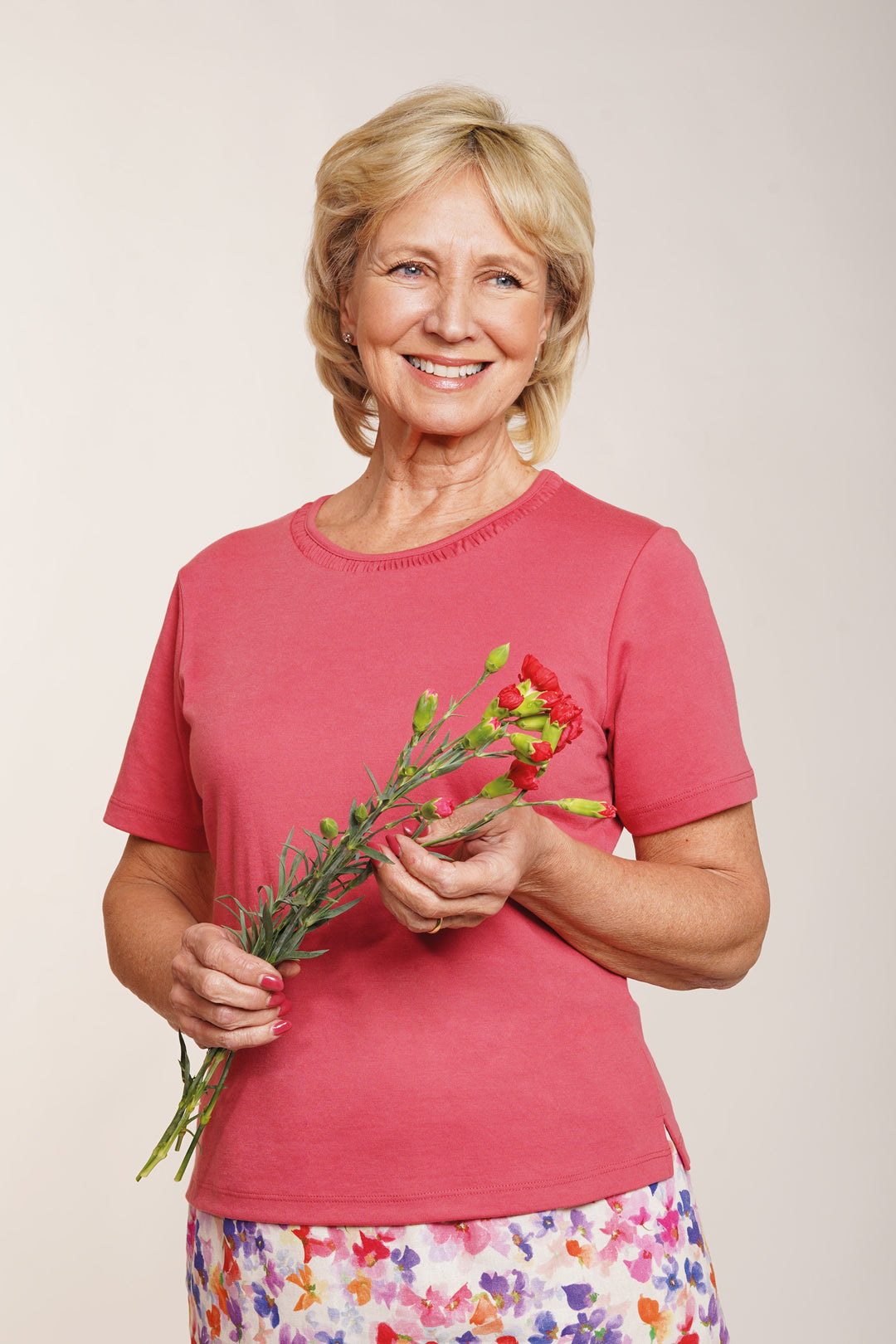 Short Sleeved Ruched Neck Top in Rose